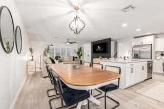 Desert Rose Family Retreat-FREE Htd Pool-2 Primarys-Bar - Scottsdale - 1