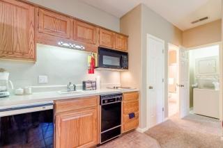Branson Condo at Stonebridge Golf Resort with Pool and Wi-Fi near Silver Dollar City and 76 - Reeds Spring - 3