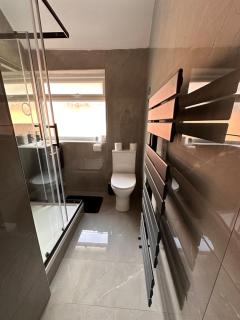 Cosy Private self-contained room Selly Oak Birmingham with bathroom shared between two rooms R2 - 5