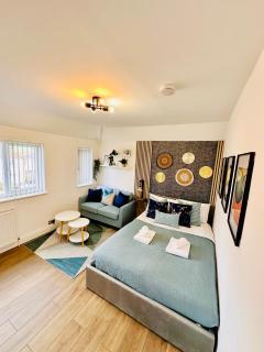 R3 - Newly Renovated Private Self Contained Room in Selly Oak Birmingham with bathroom shared between two rooms - 9