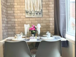 Cosy Home, Family & Contractor Friendly 4 Bedroom Near Leeds Centre, Sleeps 7 - Leeds - 3