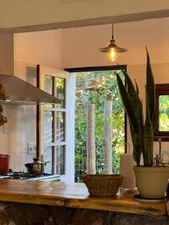 Macondo entre cerros y mar - con seña - 1