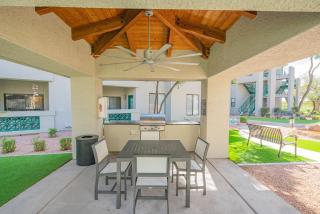 Exclusive Unit-Walkable Area-Bright & Sunny 2 BR - N272 - Scottsdale - 1