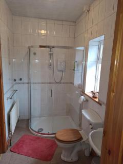 Welcome to Tunmobi Villa, its home away from home. - Ballyjamesduff - 6