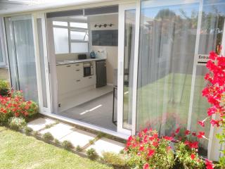 Tranquil Garden Studio - 0