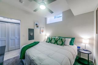 Luxury Penthouse overlooking Riverwalk w Free Parking Pet Friendly Centrally Located on the Riverwalk - 6