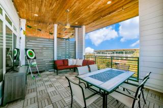 Luxury Penthouse overlooking Riverwalk w Free Parking Pet Friendly Centrally Located on the Riverwalk - San Antonio - 1