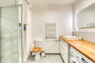 "Le Sérénity ", Appartement spacieux ,balcon, parking privé gratuit, netflix, proche CDG et Stade de France - Stains - 3