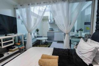 Azure skyview 1BR netflix karaoke ps3 Airport - Manila - 8