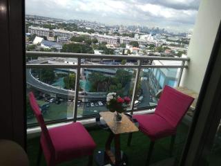 Azure skyview 1BR netflix karaoke ps3 Airport - 5