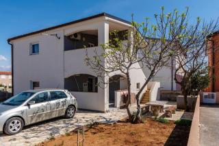 Apartments with a parking space Vir - 22948 - Vir - 0