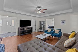 The Charming House & Pool in DFW - Keller - 9