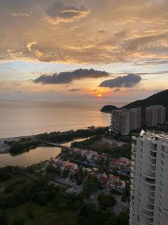 PENTHOUSE con Vista y Salida Directa al Mar - 1