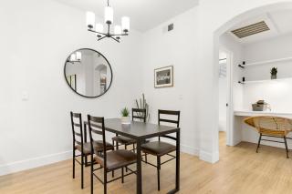 CozySuites Glendale by the stadium with pool 15 - Glendale - 3
