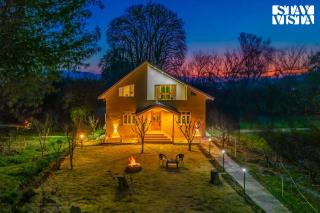 The Dewan Bagh with Heater at Srinagar by StayVista - Srinagar - 0