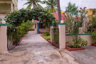 BRUNDHA HOMESTAY Villa with Garden - Tirupati - 7