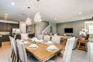 8 Bedroom Vacation Home with Pool 2114 - Orlando - 4