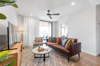 Stylish & Superb! 2Bed/2Bath/1Car~ Walk to CBD - Brisbane - 4