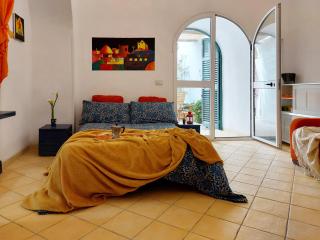 Ischia 4BR Family Home in Forio Sleeps up to 9 - Ischia - 3