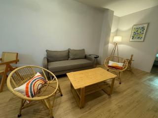 Lemon Olive Stylish Townhouse - 3