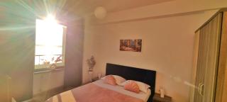 Summerland Breeze - Mamaia - 9
