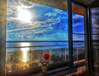 Summerland Breeze - Mamaia - 7