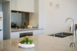 Sunshine 2 Bed home in Olympic Park - Sydney - 8