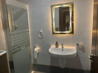 شقة مميزة جدا في عبدون هيلز - Amman - 4