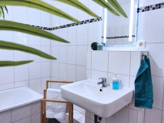 Großes modernes Loft mit Tischkicker, Billiard und Heimkino in Uni und Klinik Nähe - 1