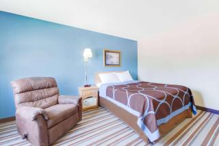 Super 8 by Wyndham Burlington - Burlington - 9