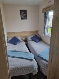 Luxury caravan and Tattershall lakes with private hot tub and WiFi - 4