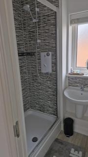 The Lancers - Modern Double Room with En-Suite, Parking & Fast WiFi - Close to Eurotunnel - Kent - 5