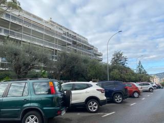 Logement en résidence vacances classe 2 étoiles au bord de mer 4 couchages avec cabine lit superposé et au salon un canapé convertible et piscine à 300 m des transports communs,gare ferroviaire,commerces et plages - Antibes - 1