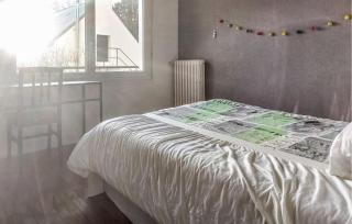 3 Bedroom Stunning Home In Lanvaudan - 6
