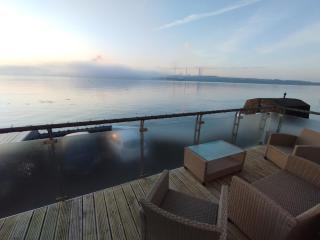 Waterfront Location, Balcony, Sea Views, Free Parking - Pembrokeshire - 5