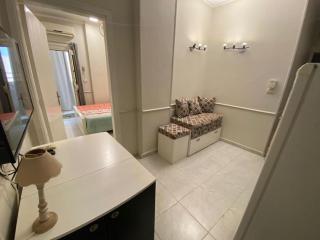 Уютная квартира в светлых тонах рядом с легендарной улицей Шератон в центре - 1