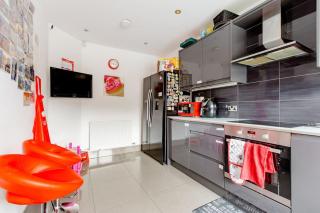 Lovely Comfy Double Bedroom with secure parking - 6