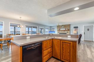 Lakeside Home w/ Private Dock & Covered Garage - Grove - 2