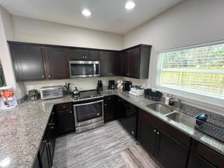 The August - 3BR 2.5BA Open Concept 1.4 Mi to Town - 4