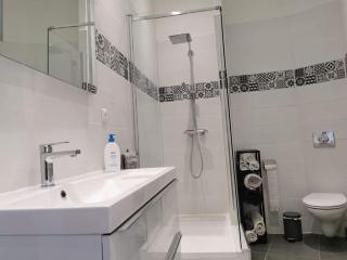 Maison de village avec sa charmante grand chambre avec balcon - Fleury - 2