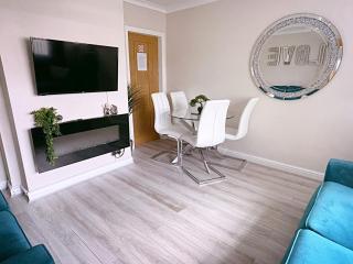 The Serene Stays - 3 Bed Home in Oldham Manchester - Oldham - 1