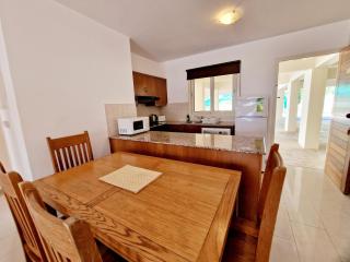C5 Vanessa Poolside Apartment - Peyia - 6