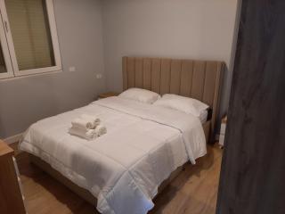 Marco's Spacious Apartment - Tirana - 6