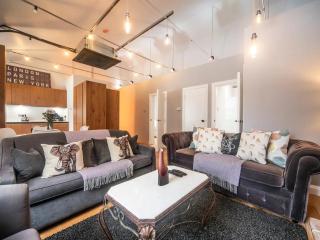 Pass the Keys A Vibrant Characterful Mews House with Air Con - London - 1