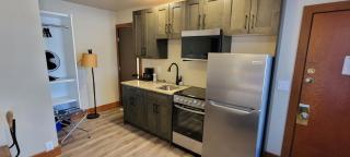 Crandell Mountain Lodge - Waterton Park - 8