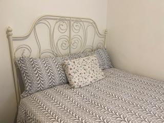 Centrally Located Comfortable Room in London - 7