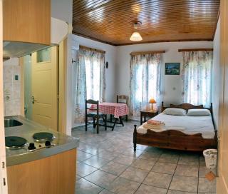 Angelos Rooms - Mitilene - 9