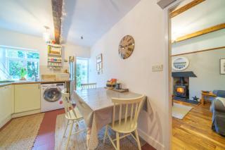 Rose Cottage - Garden, parking and near a Pub - Lindale - 3