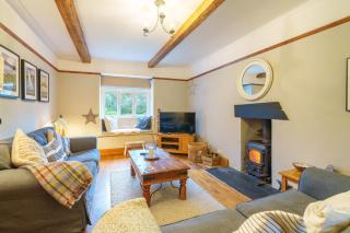 Rose Cottage - Garden, parking and near a Pub - Lindale - 2