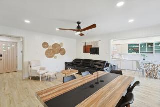 Spectacular 6BR 2,5BA Holiday Home with Pool - Dallas - 1